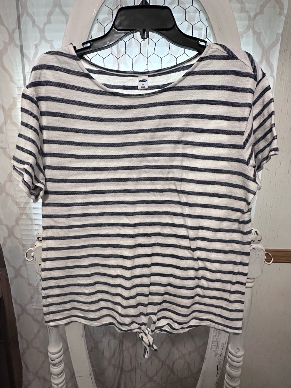 Old Navy White & Navy Striped Tie-Hem Short Sleeve Tee